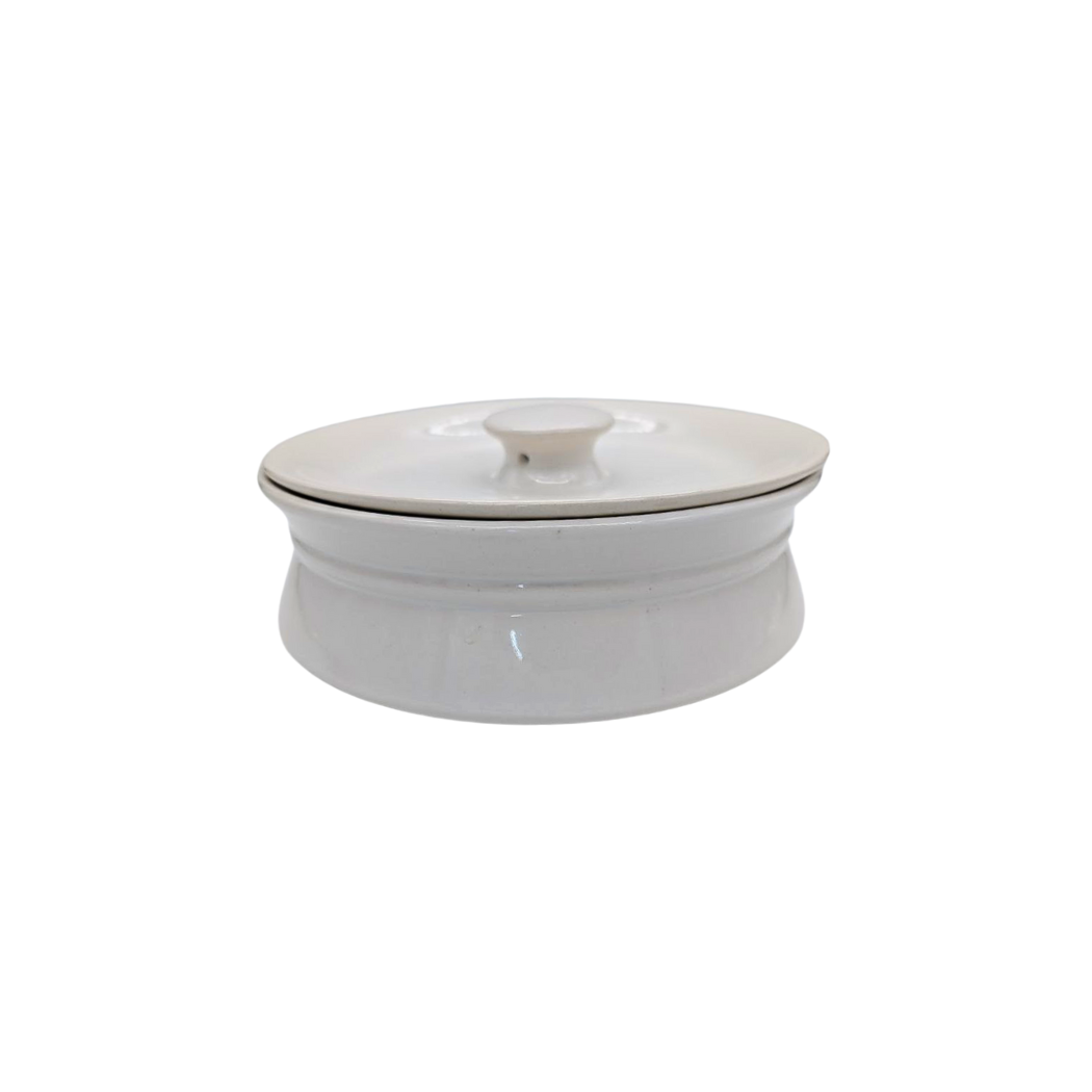 Elegant White Ceramic Serving Dish with Lid - 23CM
