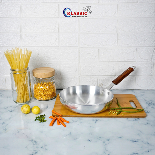 Klassic Round Frying Pan with Fixed Wooden Handle – 24cm