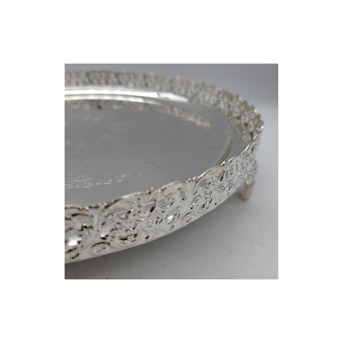 Round Chrome Serving Tray – Elegant Silver Finish, 36cm