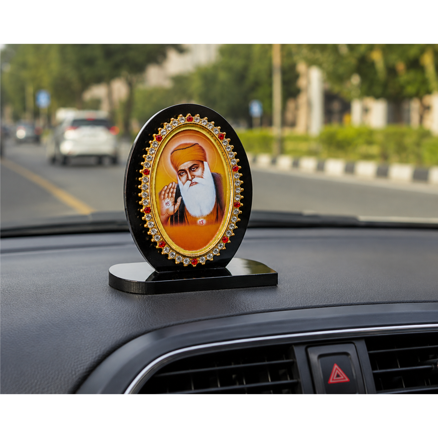 Sikh Religious Dashboard Idols Decorative Oval Photo Frame Ornament for Car Dashboard Guru Nanak Ji Khanda Sahib Guru Gobind Singh Ji 9cm