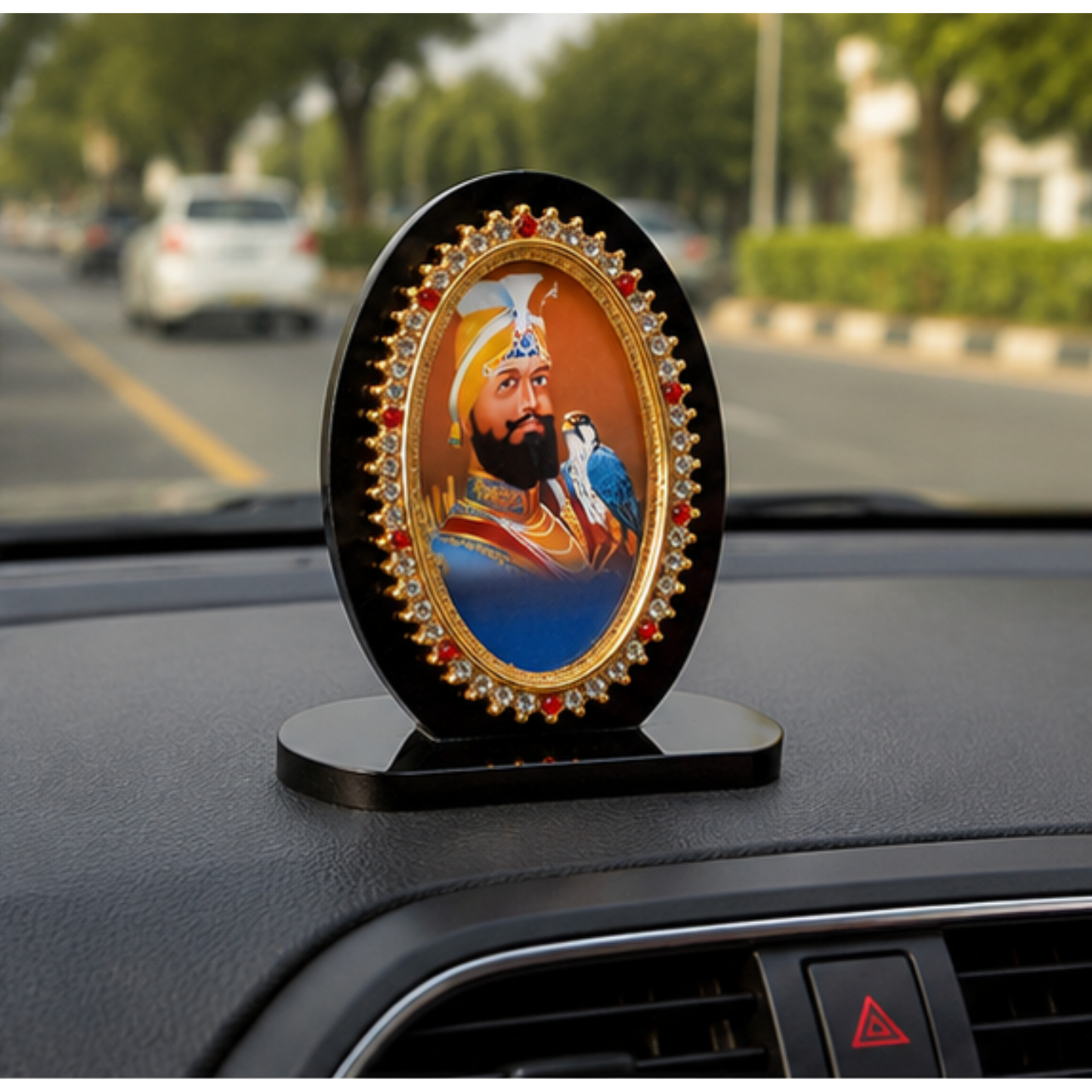 Sikh Religious Dashboard Idols Decorative Oval Photo Frame Ornament for Car Dashboard Guru Nanak Ji Khanda Sahib Guru Gobind Singh Ji 9cm
