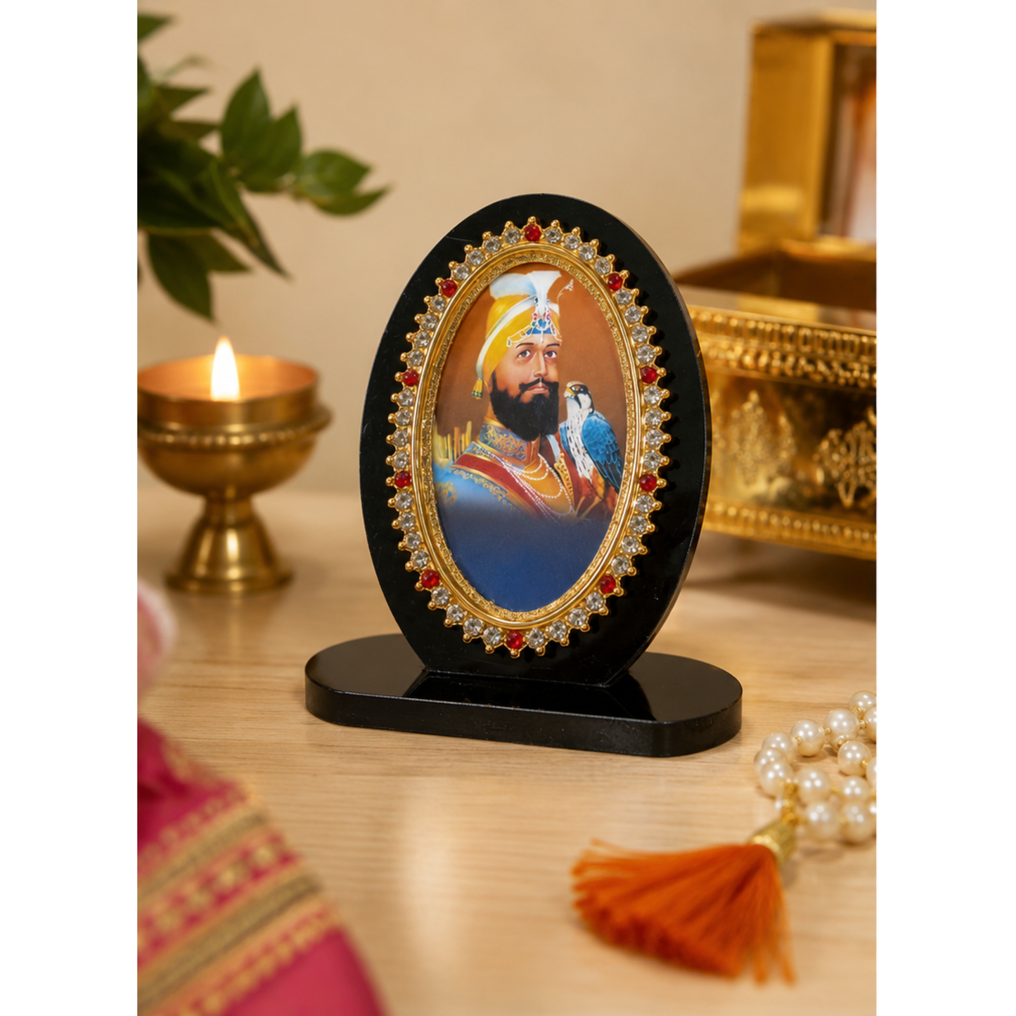 Sikh Religious Dashboard Idols Decorative Oval Photo Frame Ornament for Car Dashboard Guru Nanak Ji Khanda Sahib Guru Gobind Singh Ji 9cm